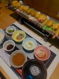 ✎𓈒𓂂𓏸 祇園本店「舞妓飯」で贅沢なひととき。 八坂神社から […]